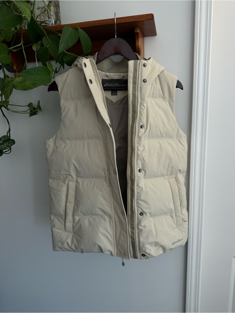 Eddie Bauer Women’s Cream Vest